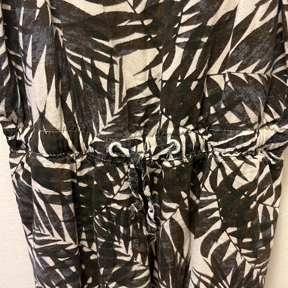H&M girls fern design romper Size 9-10Y - Picture 4 of 7